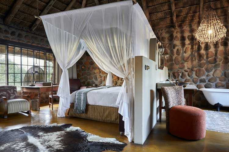 Room - Geiger�s Camp